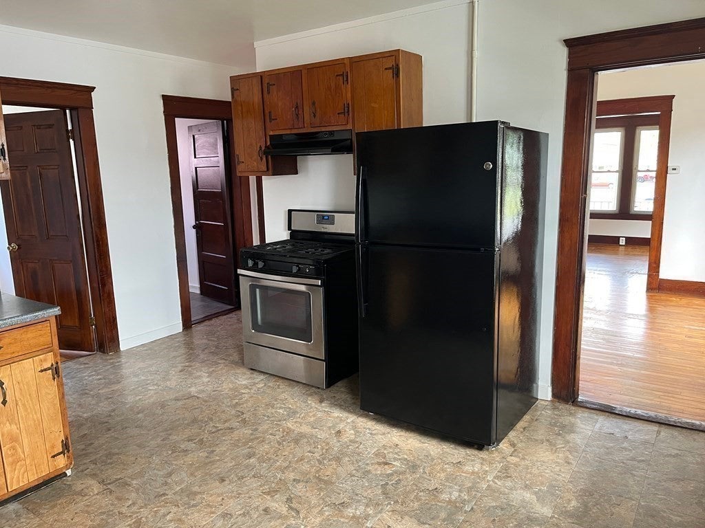 108-110 Conway St, Greenfield, MA Photo #10