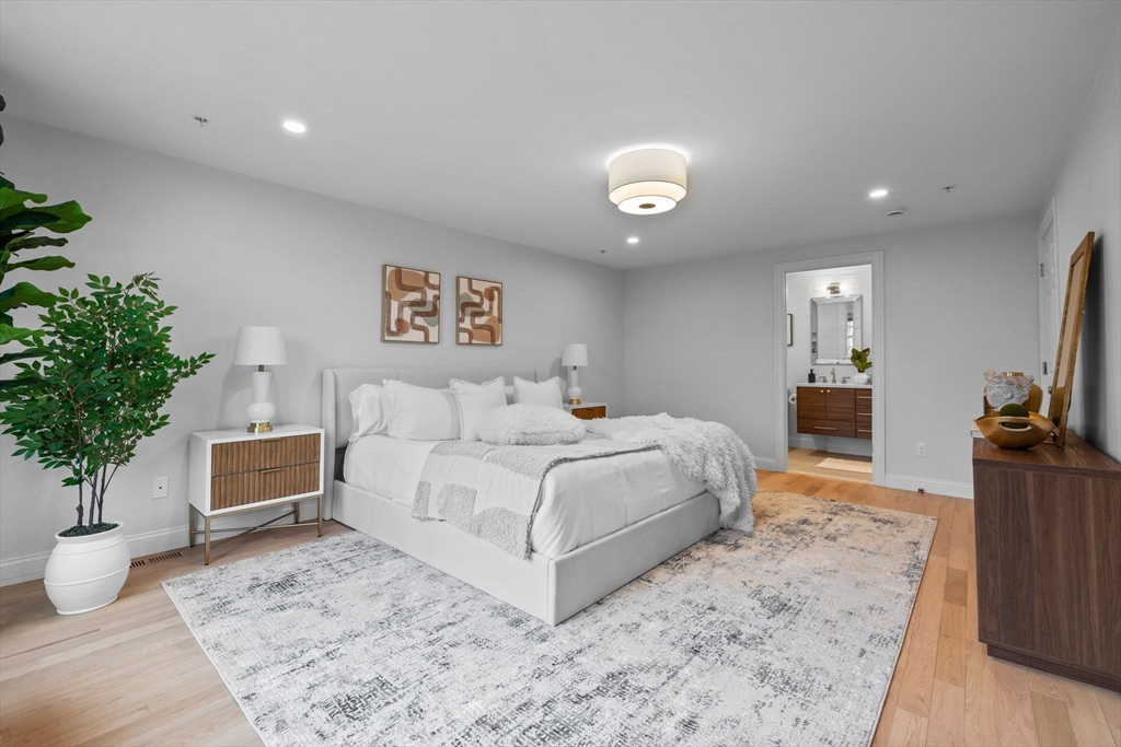 77 Waverley Avenue 77