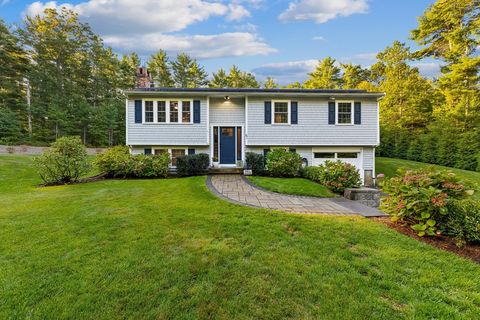 Photo of 61 North St, Duxbury, MA 02332 (MLS # 73432360) Photo of 61 North St, Duxbury, MA 02332 (MLS # 73432360)