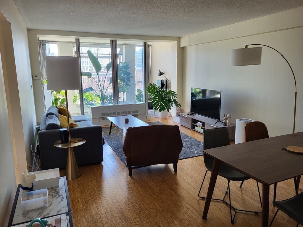 33 Pond Ave 915, Brookline MA 02445
