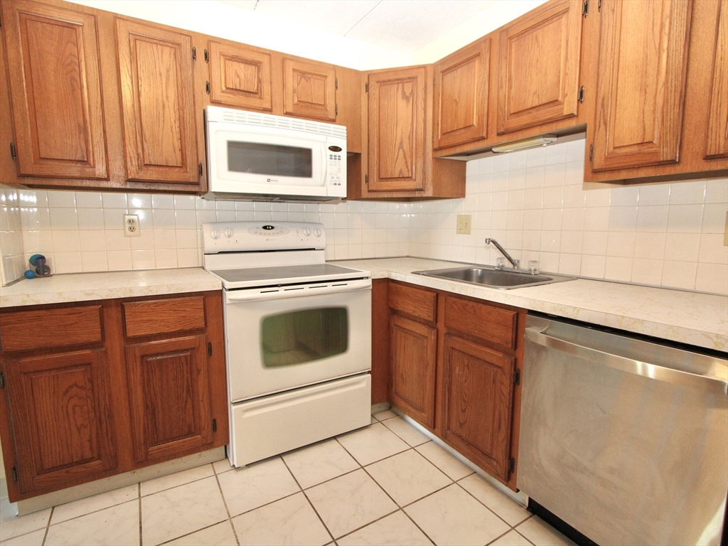 65 Commons Dr 502