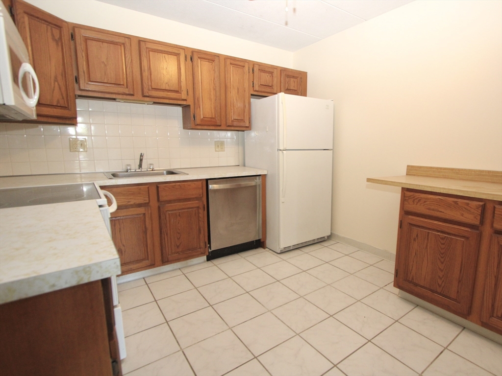 65 Commons Dr 502