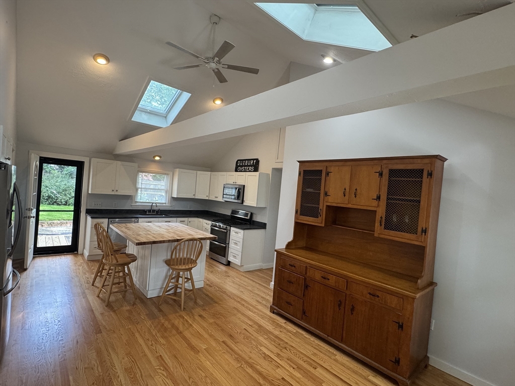 8 Winthrop Ave