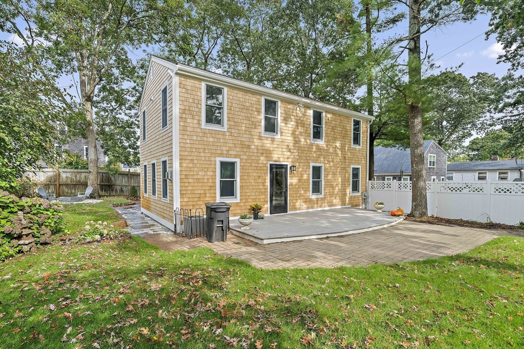 8 Winthrop Ave