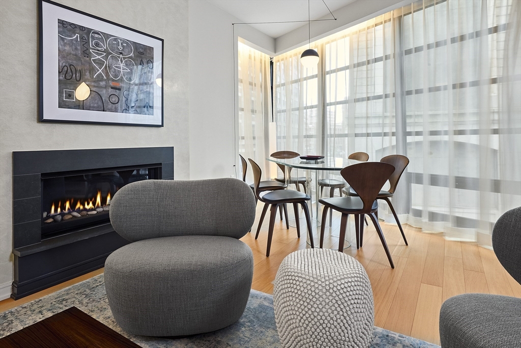 580 Washington St 302