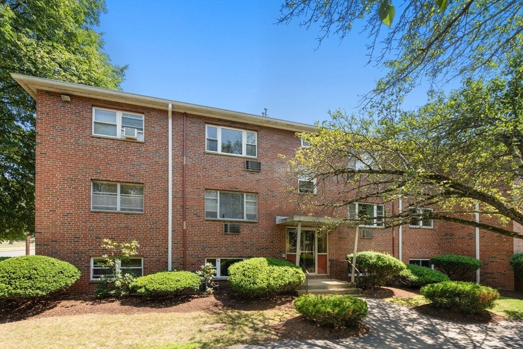 89 Walnut St #2, Newton, MA, 89 Walnut St #2, Newton, MA Photo #14