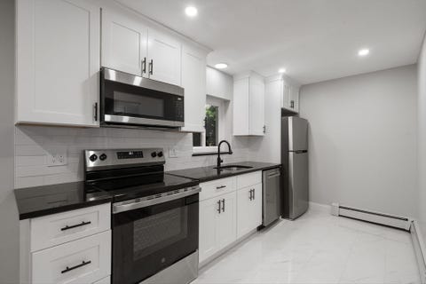 Photo of 89 Walnut St #2, Newton, MA 02460 (MLS # 73556762)