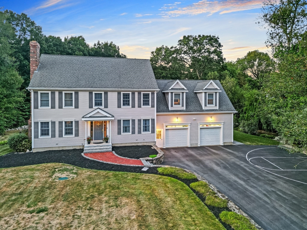 15 Holly Ln