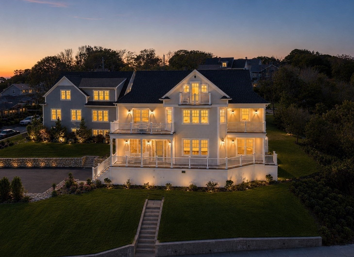 10 Whitehead Ave