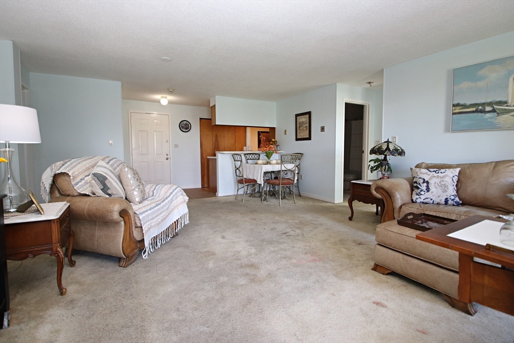 Lynn, Massachusetts 01902, United States, 2 Bedrooms Bedrooms, ,2 BathroomsBathrooms,Residential,Active,234629