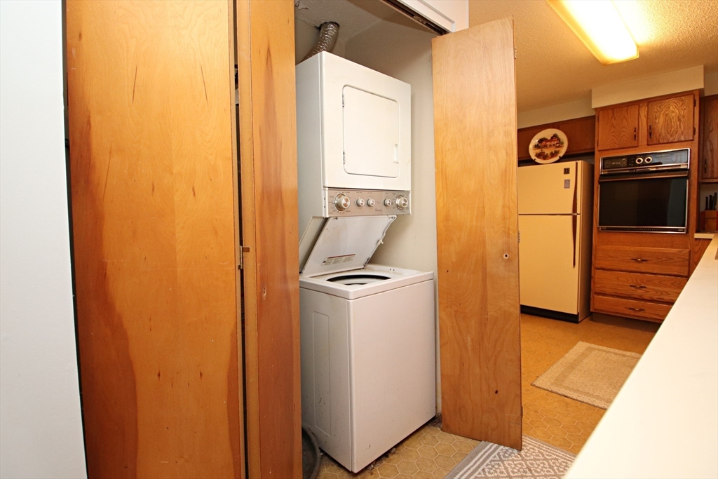 Lynn, Massachusetts 01902, United States, 2 Bedrooms Bedrooms, ,2 BathroomsBathrooms,Residential,Active,234629