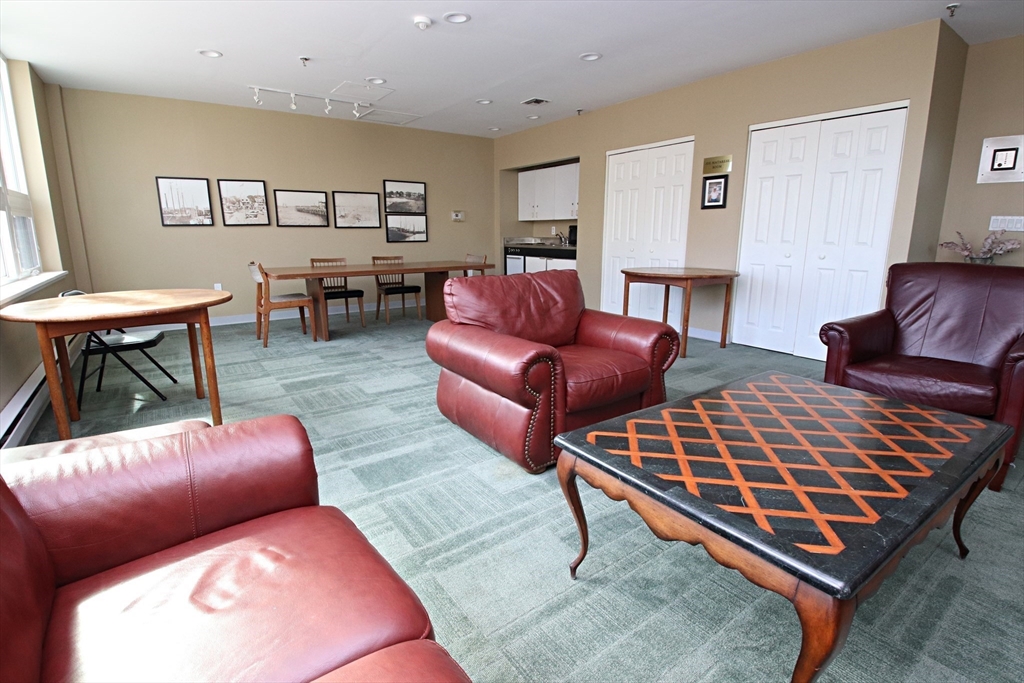 Lynn, Massachusetts 01902, United States, 2 Bedrooms Bedrooms, ,2 BathroomsBathrooms,Residential,Active,234629