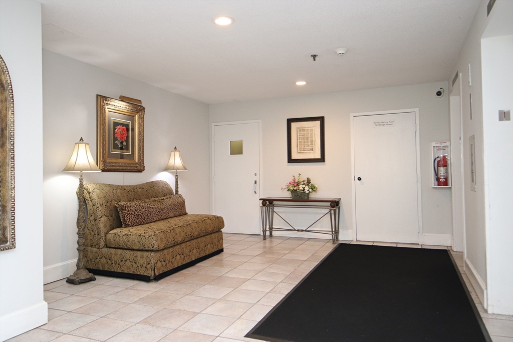 Lynn, Massachusetts 01902, United States, 2 Bedrooms Bedrooms, ,2 BathroomsBathrooms,Residential,Active,234629