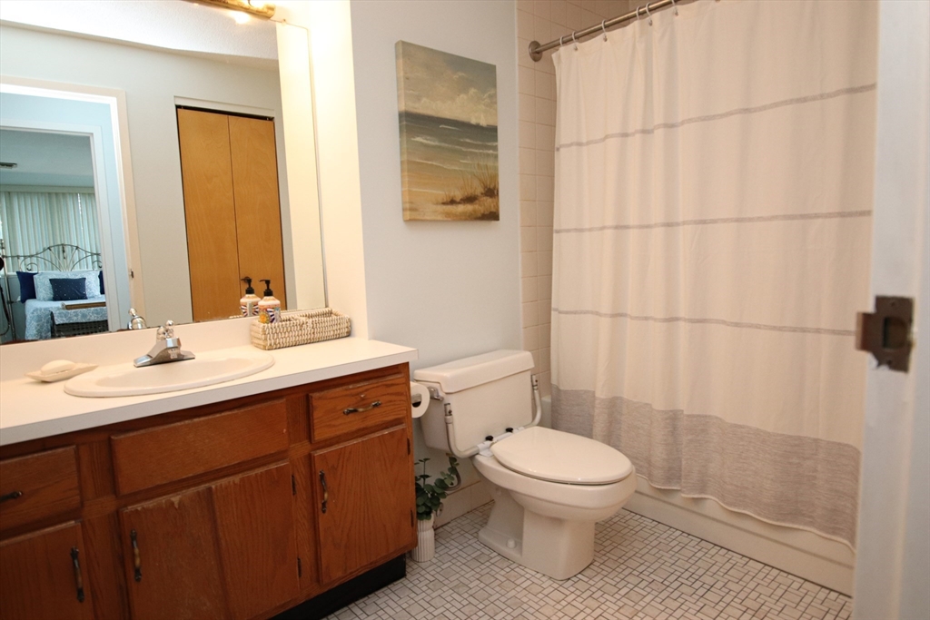 Lynn, Massachusetts 01902, United States, 2 Bedrooms Bedrooms, ,2 BathroomsBathrooms,Residential,Active,234629