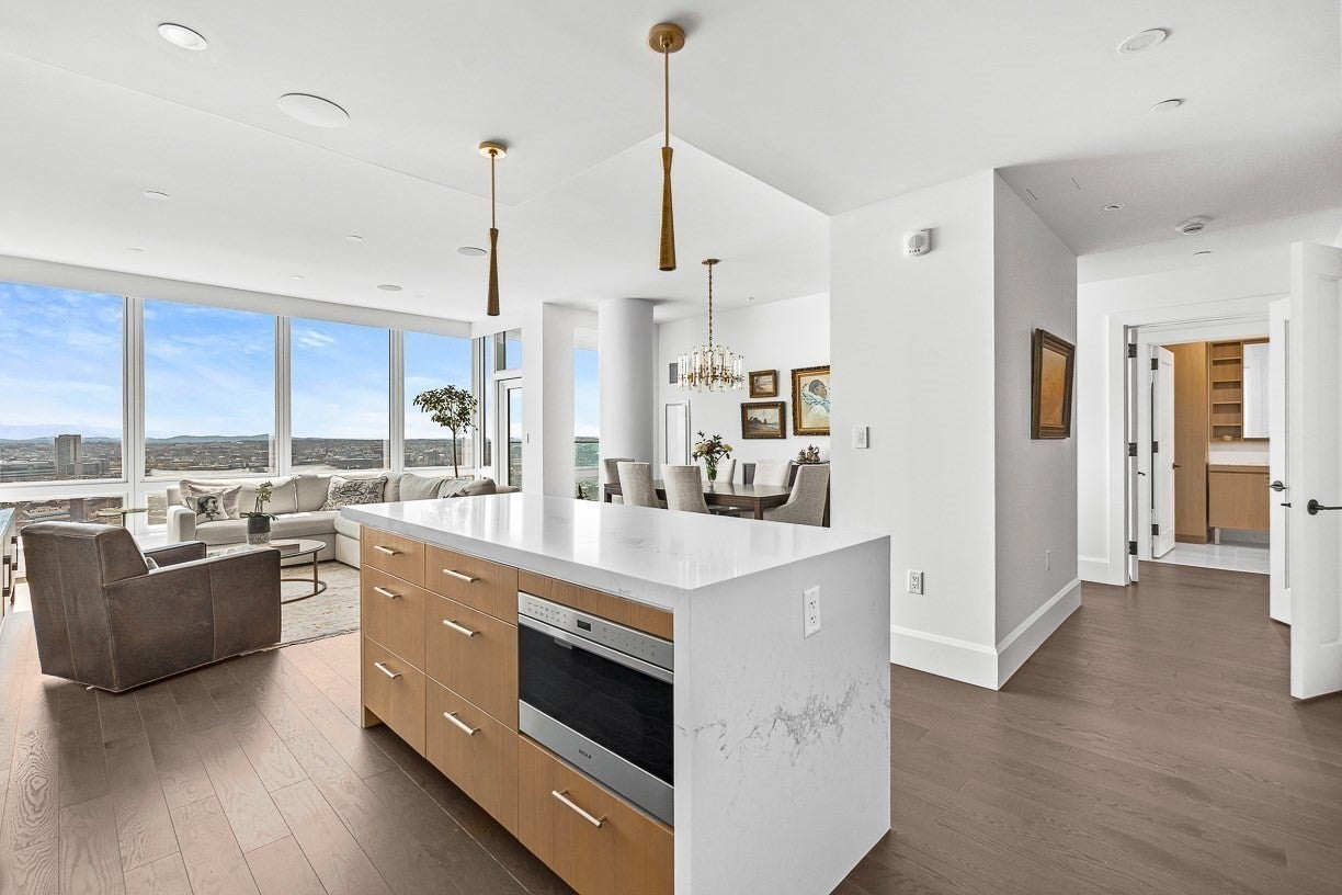 430 Stuart St 23J