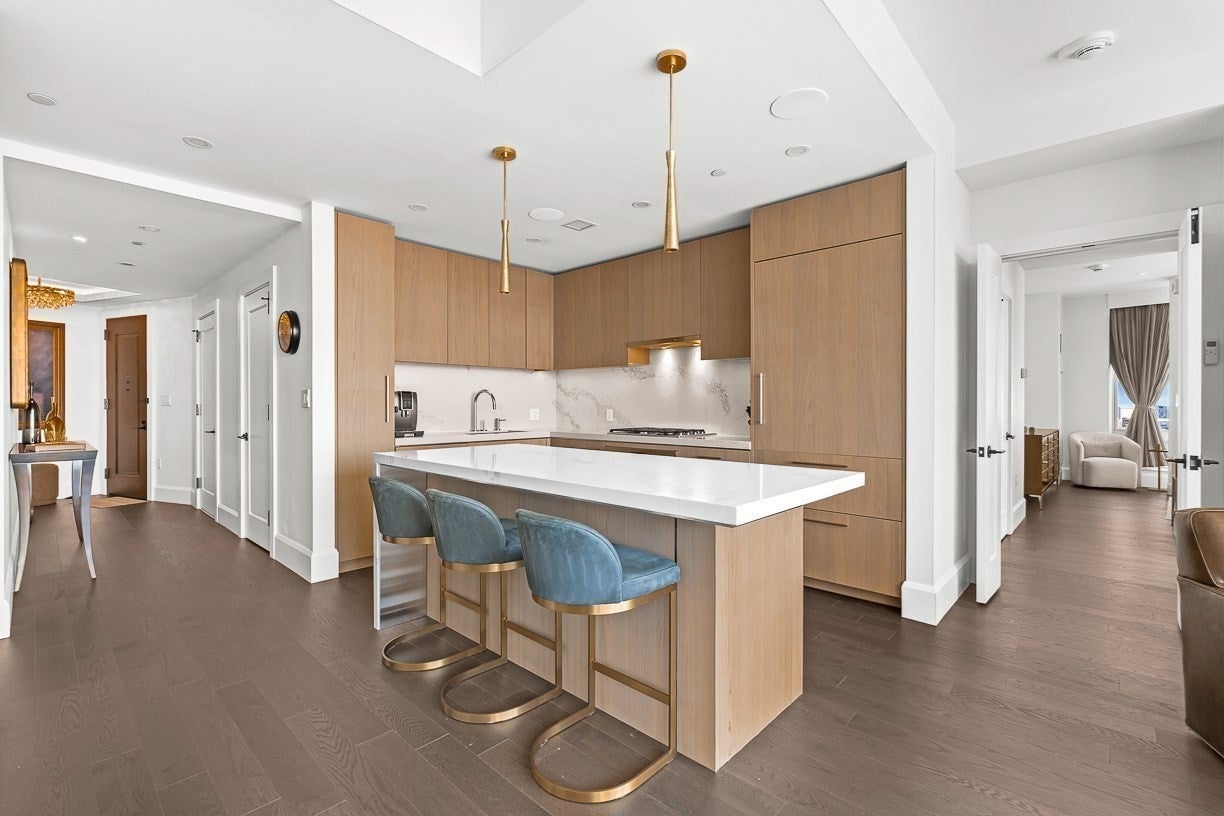 430 Stuart St 23J
