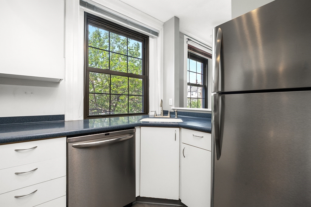 250 Whitwell St 8