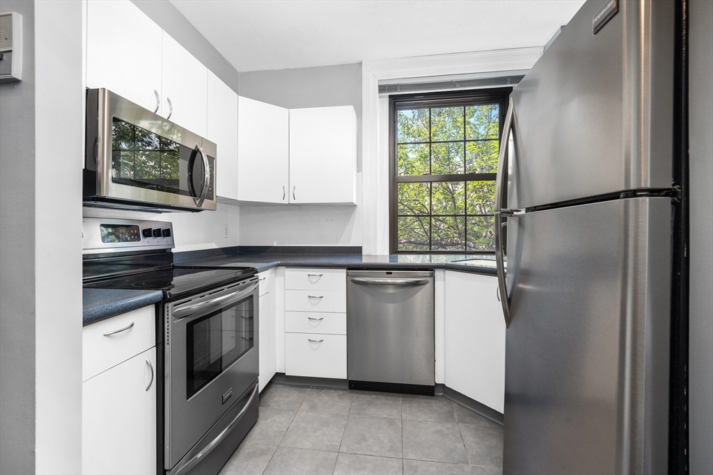 250 Whitwell St 8
