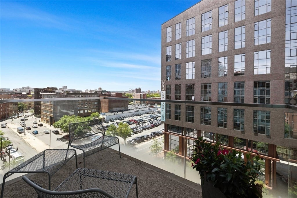 32 Traveler St #701