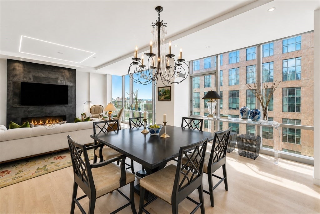 32 Traveler St #701