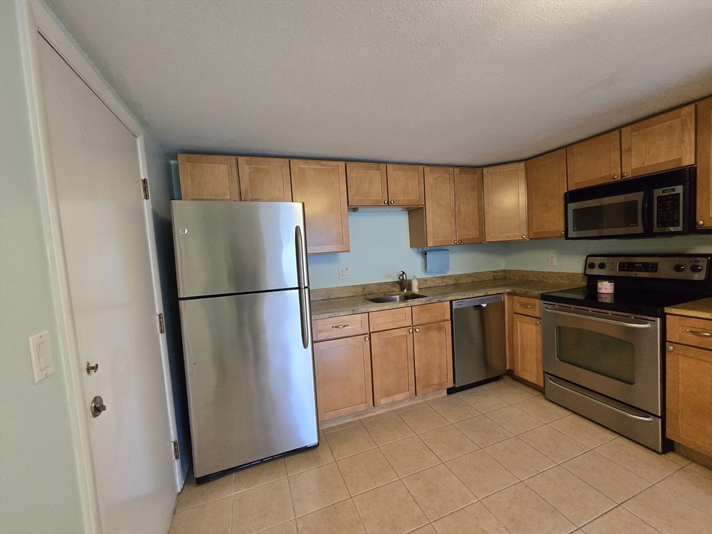 870 Haverhill St 13C