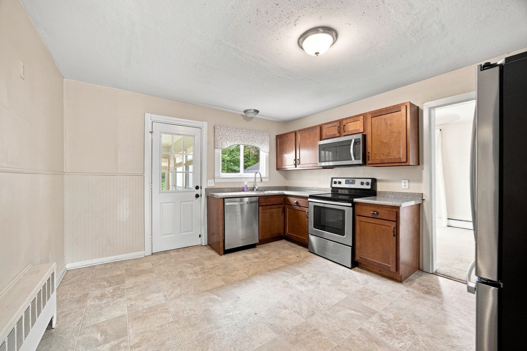 12 Park Ave, Holyoke, MA, 12 Park Ave, Holyoke, MA Photo #14