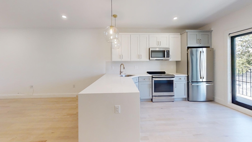 52 Withington St 7