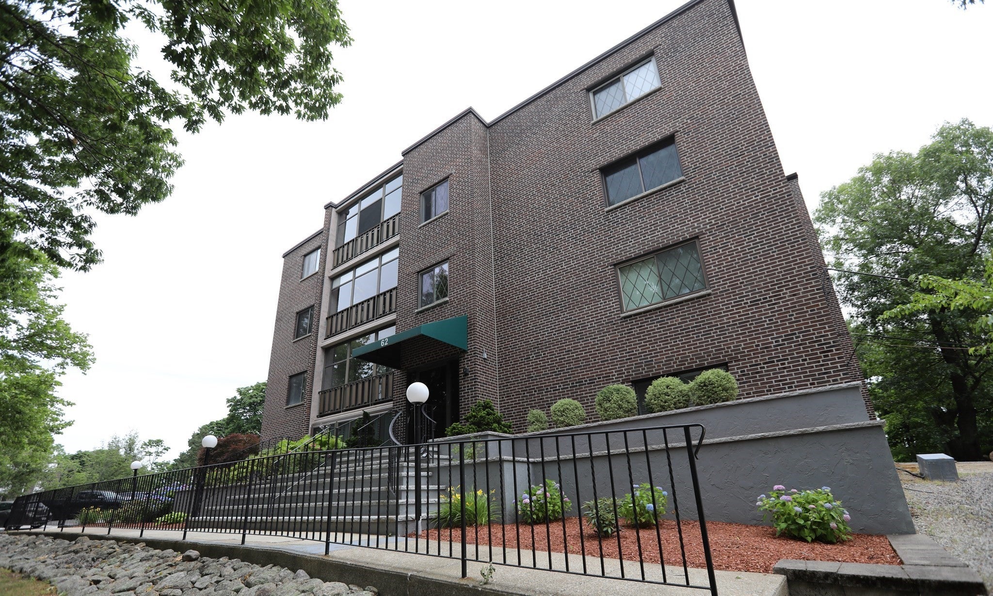 62 South St 15, Quincy MA 02169