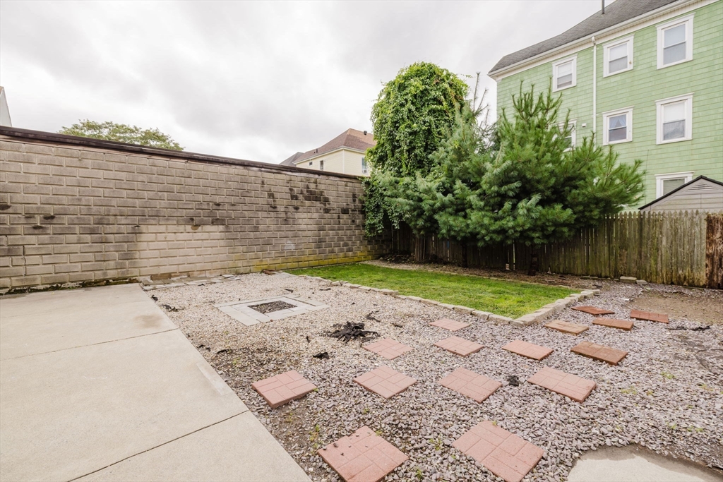 46 Larch St