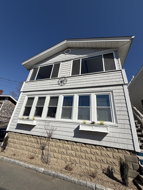 17 Maple Avenue