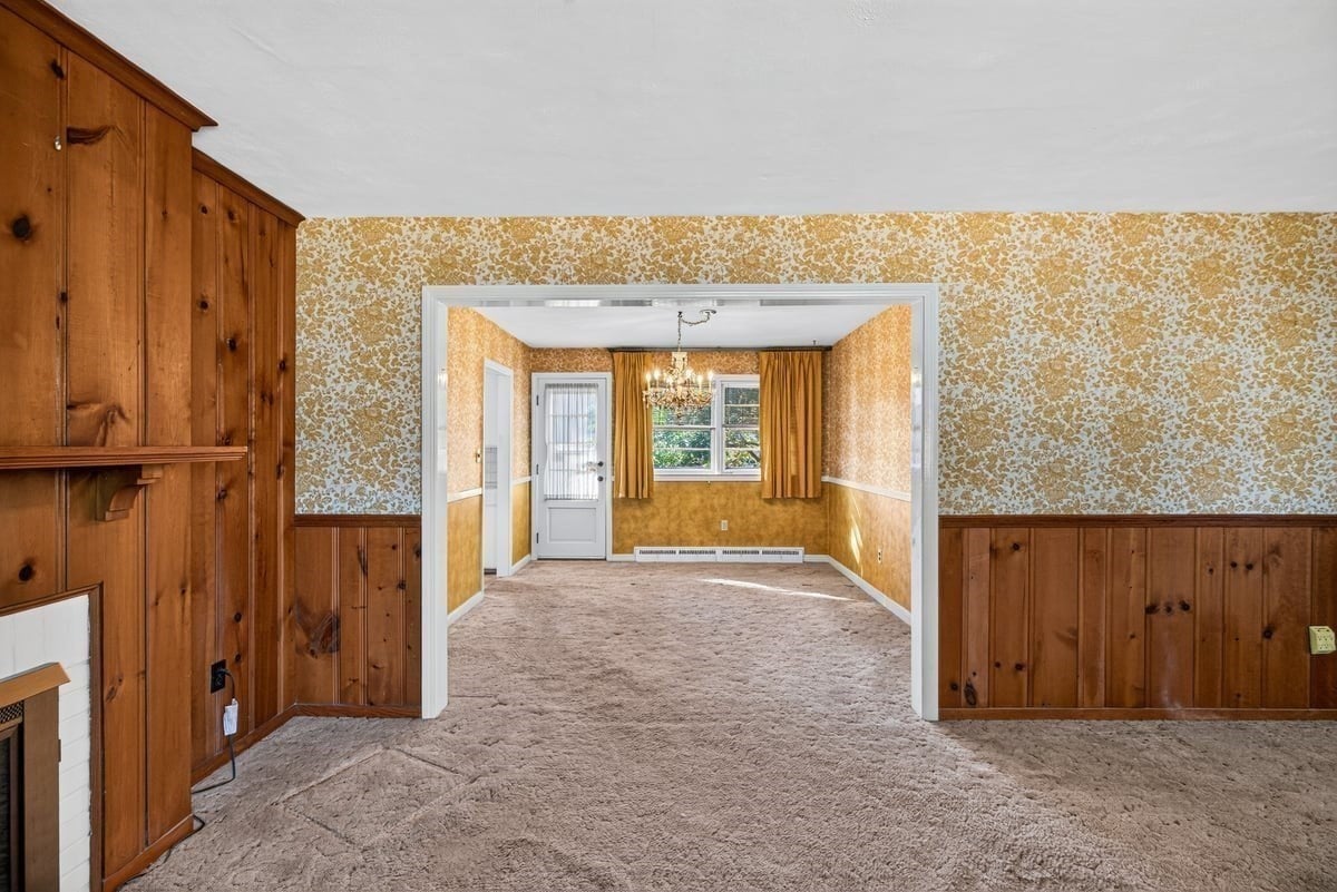 172 Harwich Rd, West Springfield, MA Photo #6