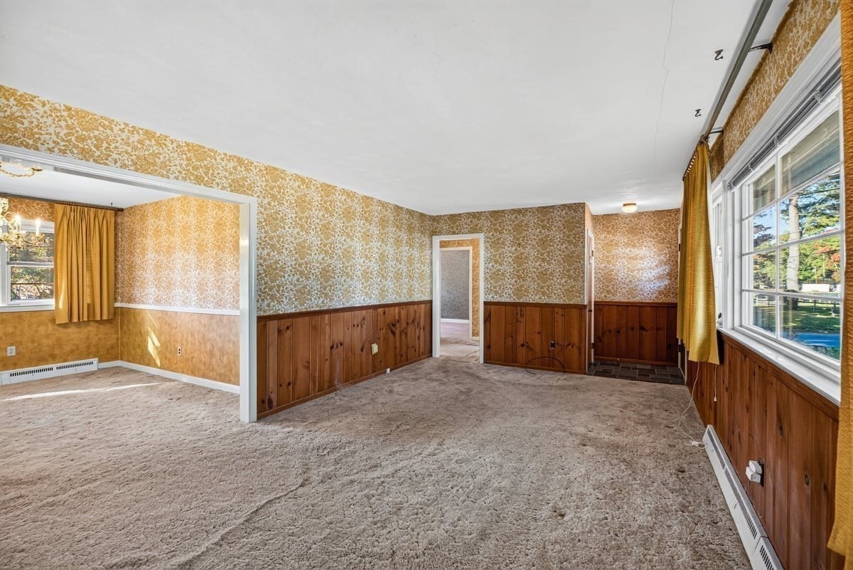 172 Harwich Rd, West Springfield, MA Photo #7