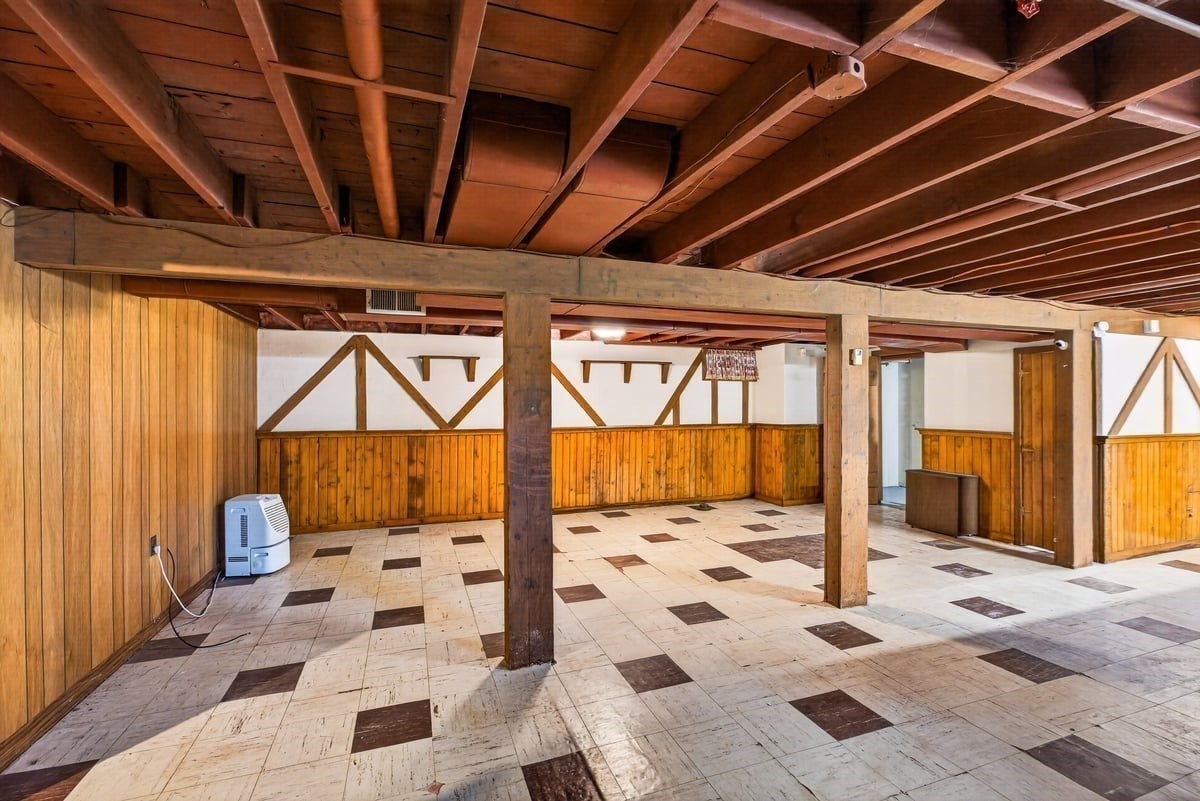 172 Harwich Rd, West Springfield, MA Photo #29