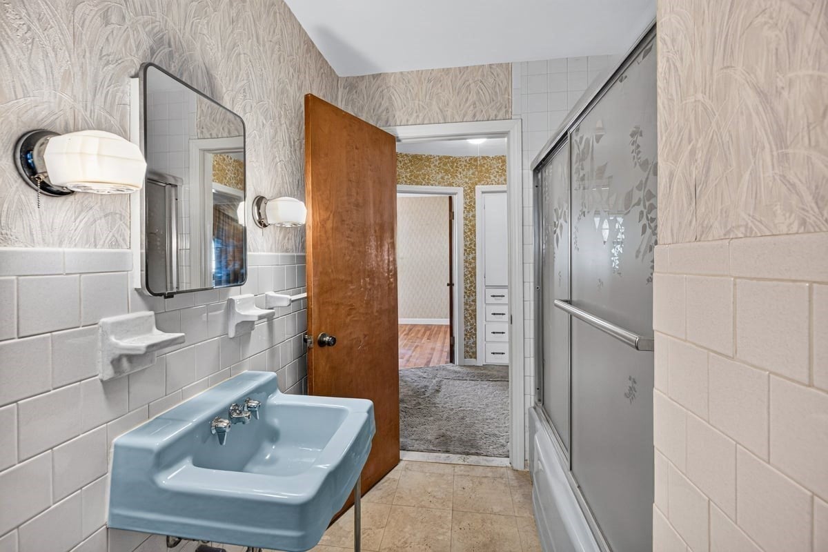 172 Harwich Rd, West Springfield, MA Photo #25