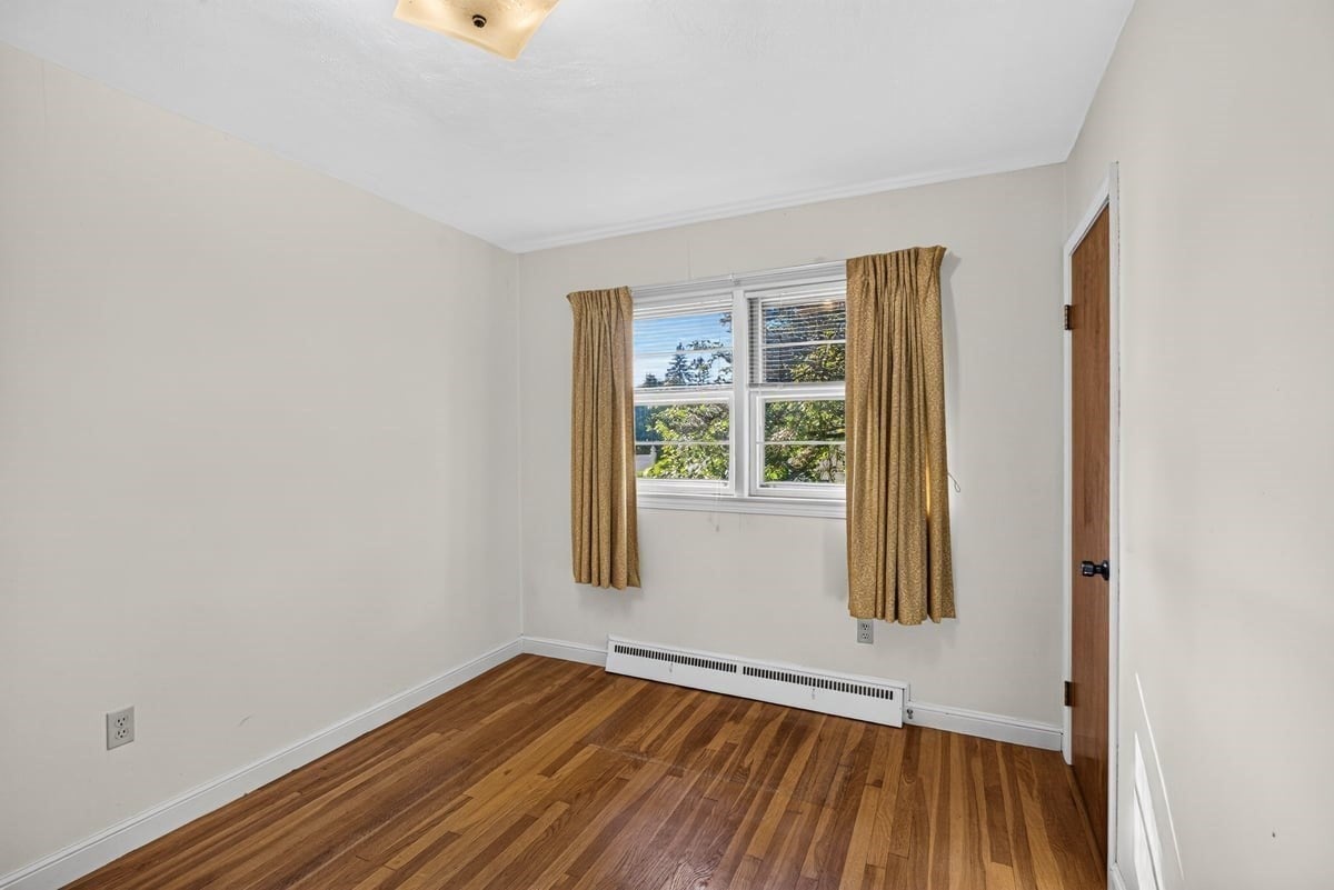 172 Harwich Rd, West Springfield, MA Photo #20