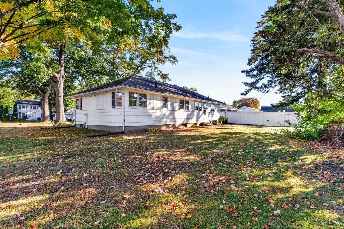 172 Harwich Rd, West Springfield, MA Photo #38