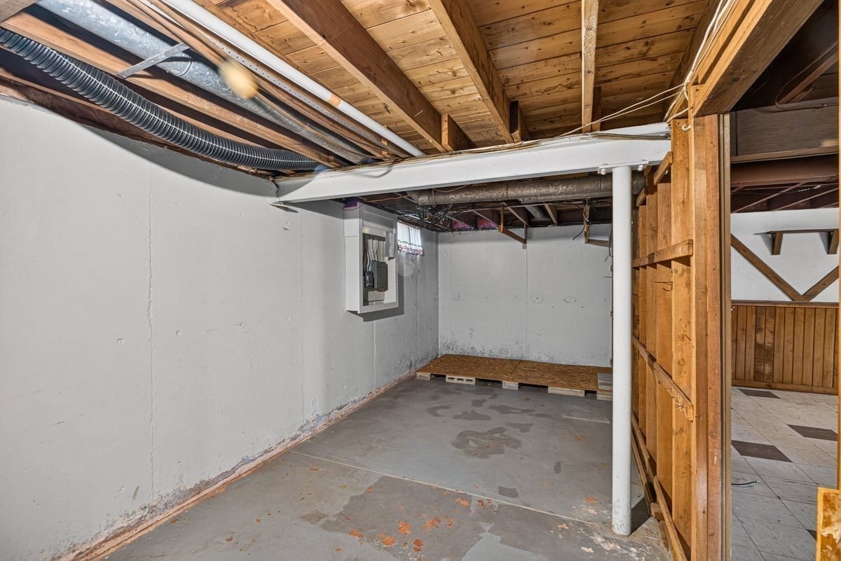 172 Harwich Rd, West Springfield, MA Photo #34