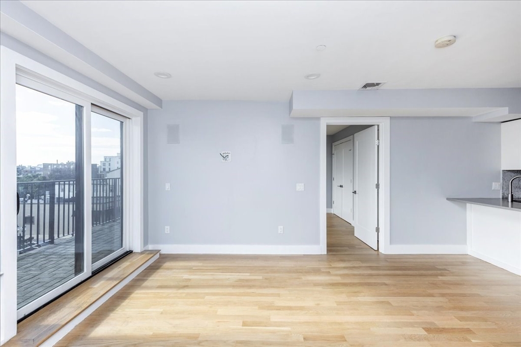 150 W. Broadway 418