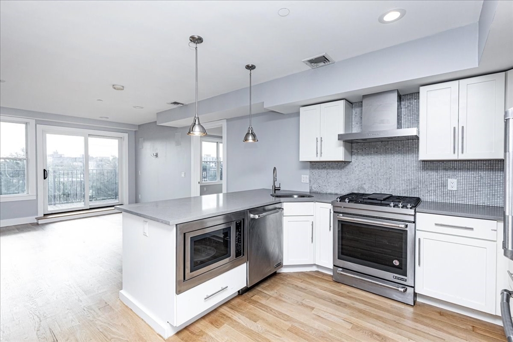 150 W. Broadway 418