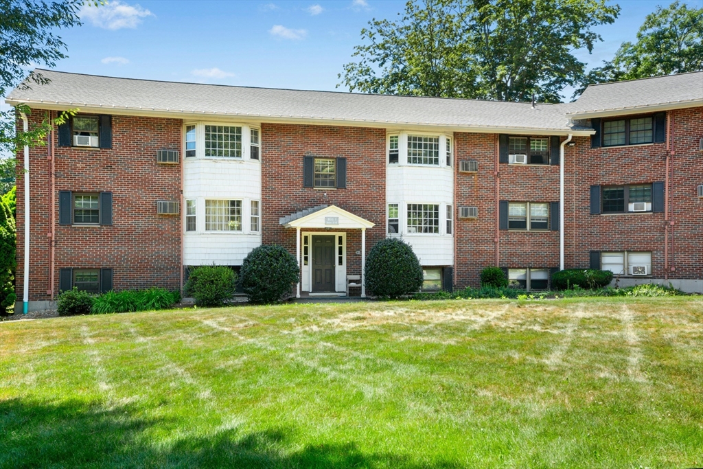 1 Town House Lane 6