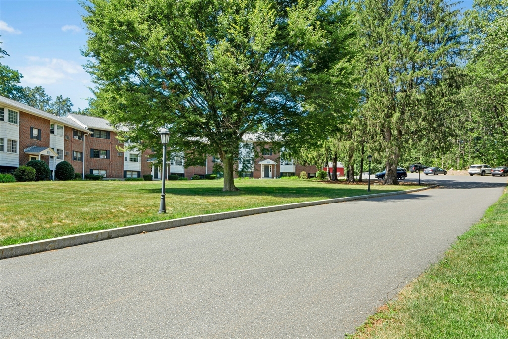 1 Town House Lane 6