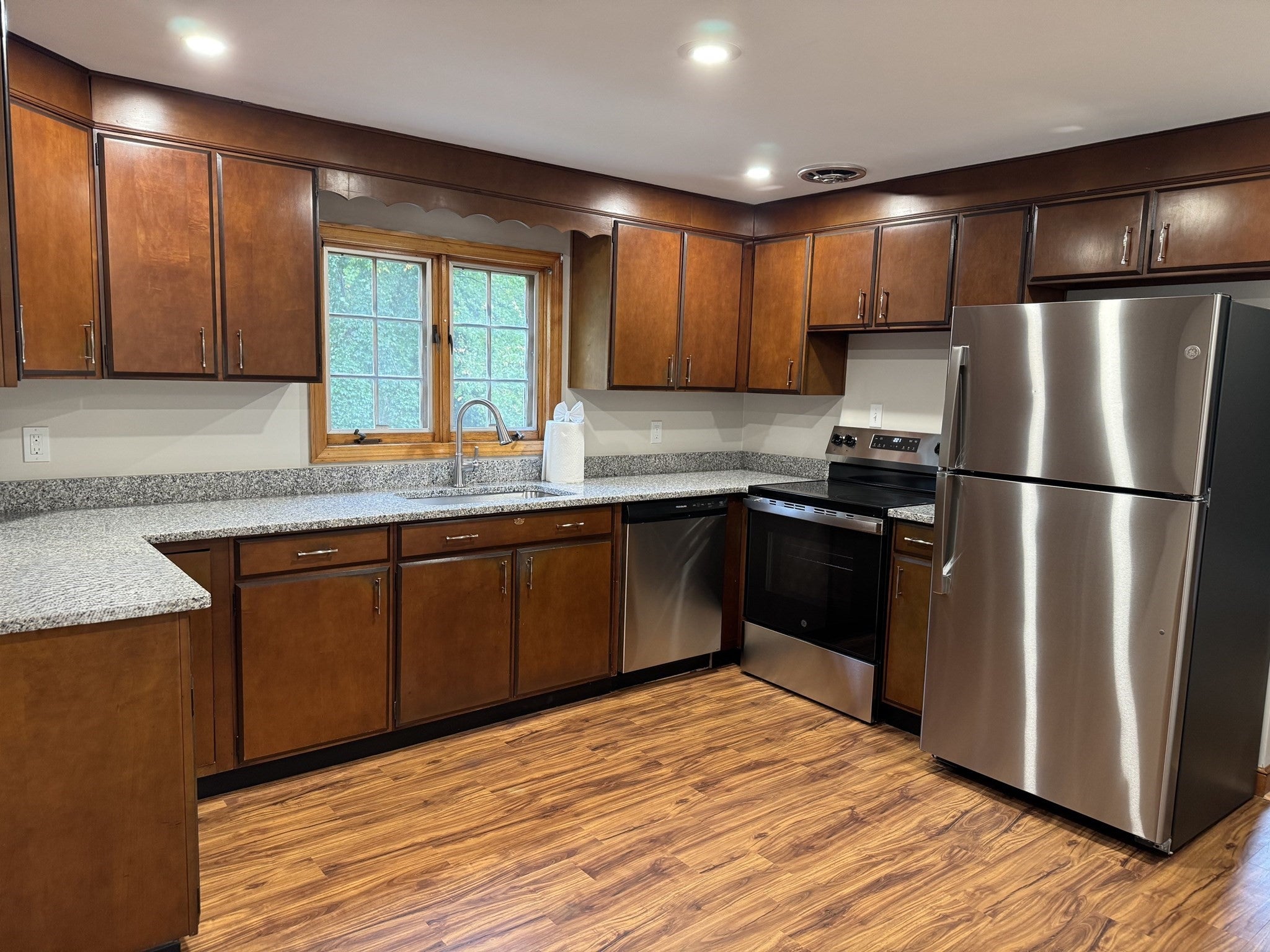 34 Grace Dr, Wilmington, MA, 34 Grace Dr, Wilmington, MA Photo #2
