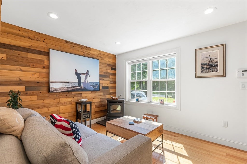 380 N Wheaton Ave, Seekonk, MA Photo #7