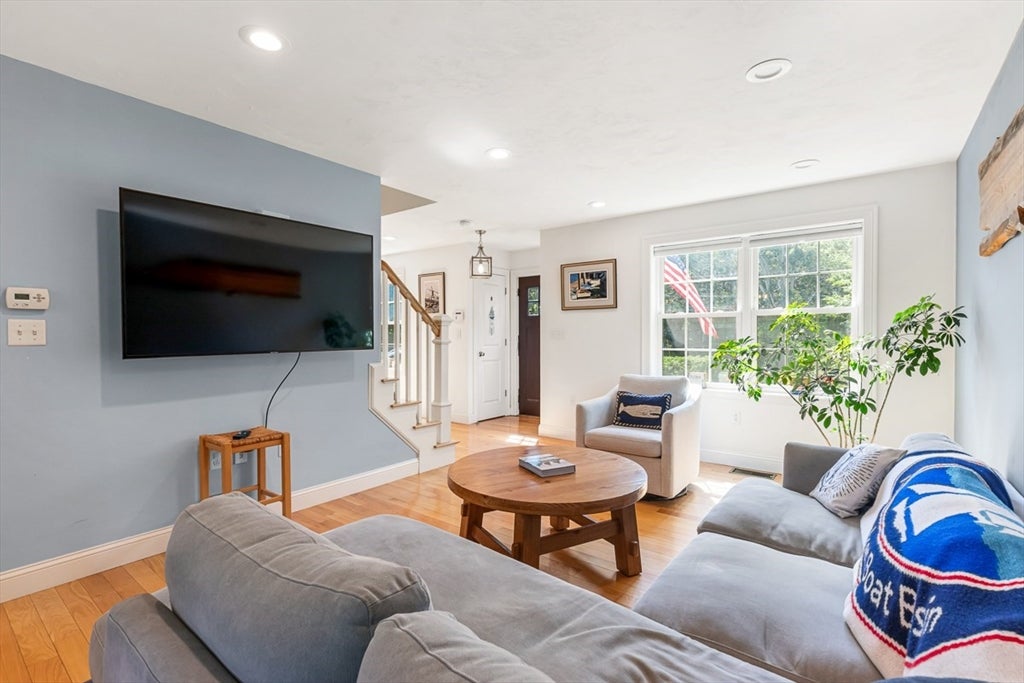 380 N Wheaton Ave, Seekonk, MA Photo #11