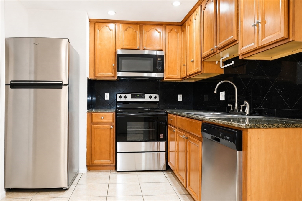 75 Waldemar Ave 202