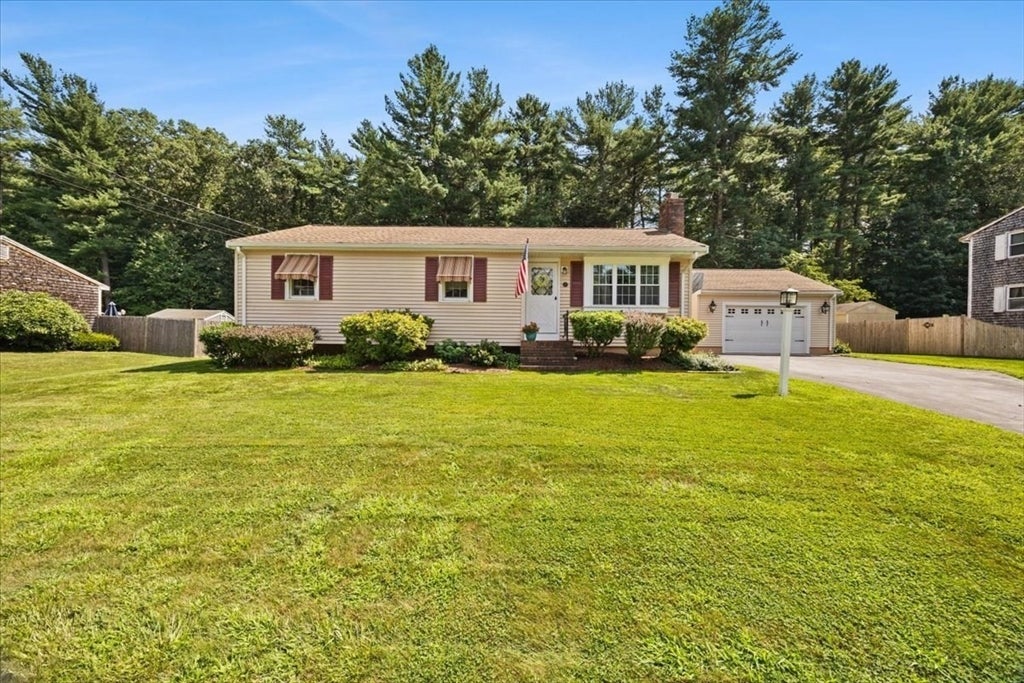 32 Colonial Drive, Taunton, MA Photo #2