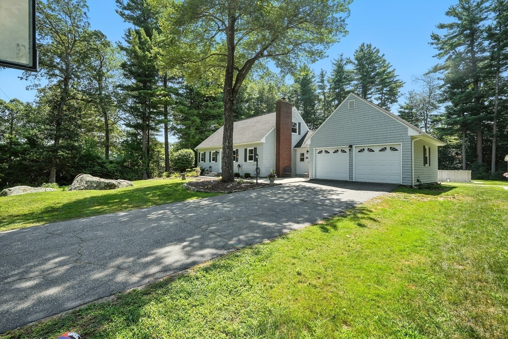 20 Country Club Dr