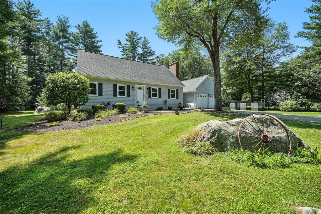 20 Country Club Dr