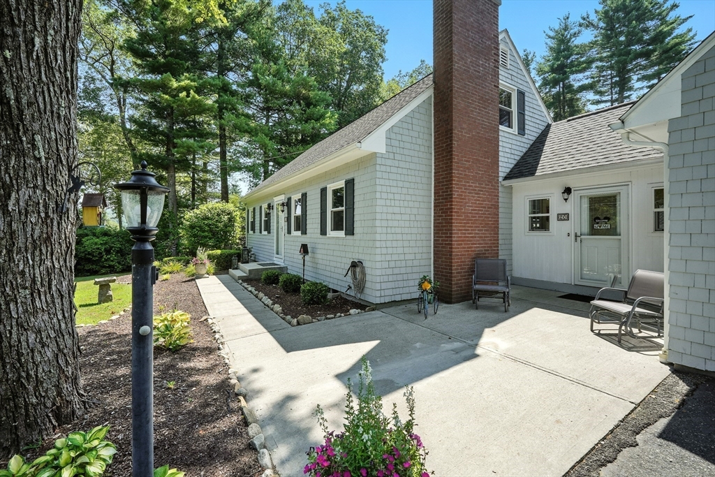 20 Country Club Dr