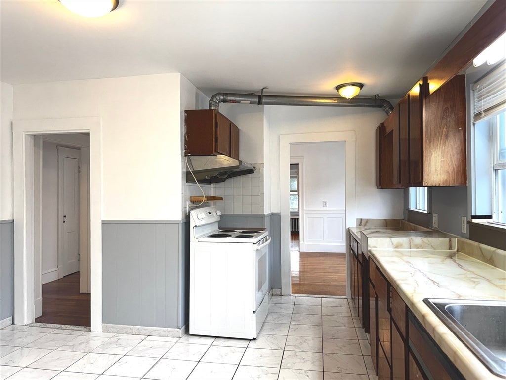 40 Almont St #2, Medford, MA Photo #5